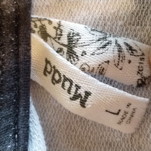 Woman's Sweater by Mudd Black & Grey Tye-Dye Print Size: Large - Picture 3 of 11